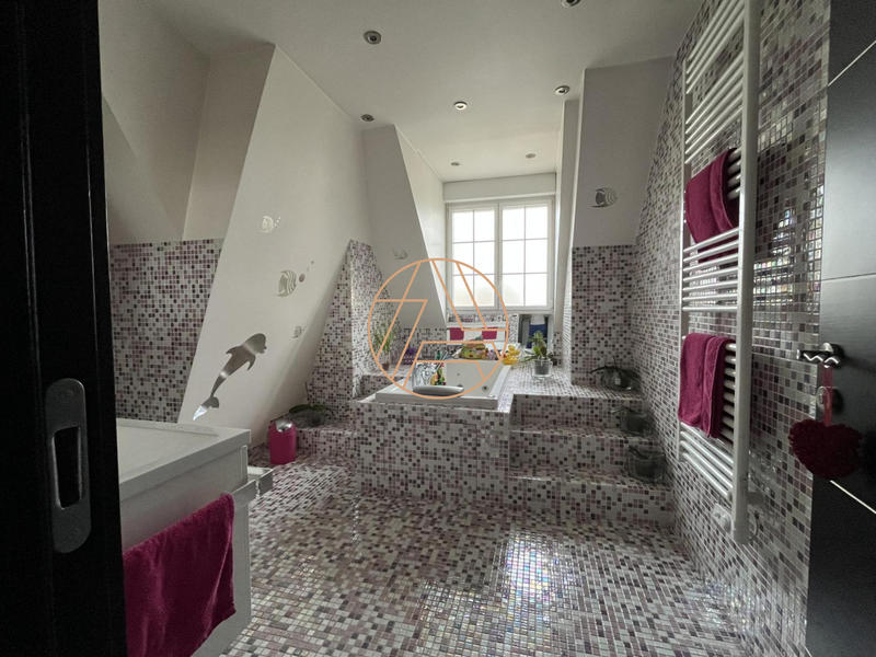 Maison - 147 m² - 7 pièces