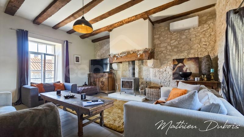 Propriété - 271 m² - 12 pièces