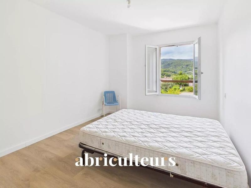 Appartement - 95 m² - 4 pièces