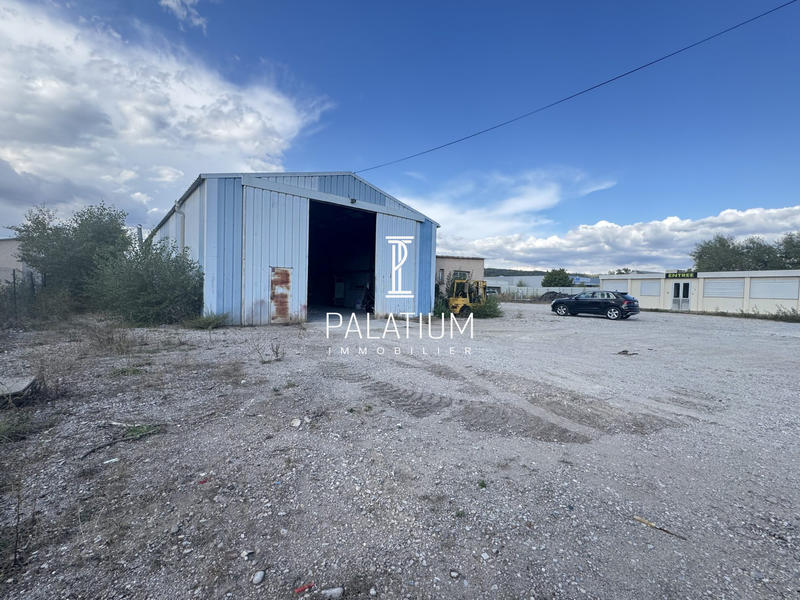 Entrepôt - 250 m²