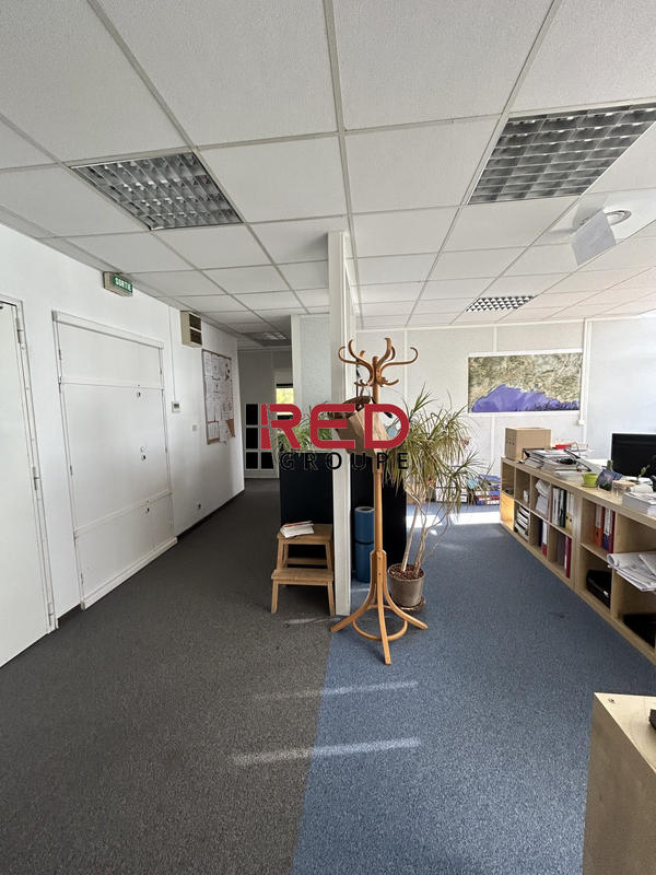 Bureau - 359 m²
