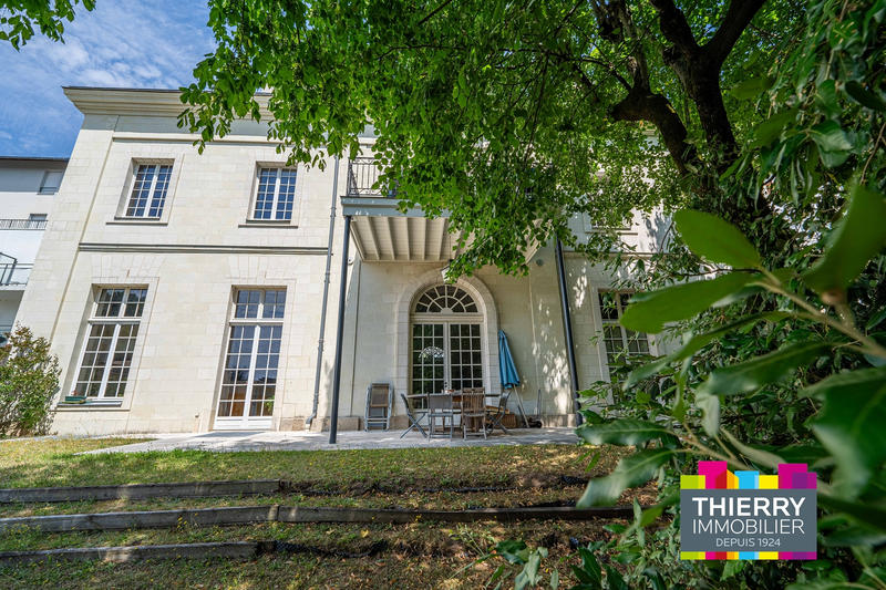 Appartement - 198 m² - 7 pièces