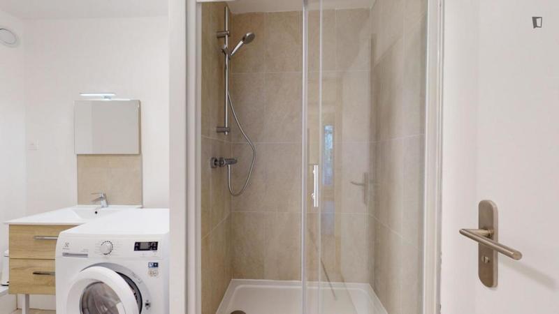 Chambre - 9 m² - 5 pièces