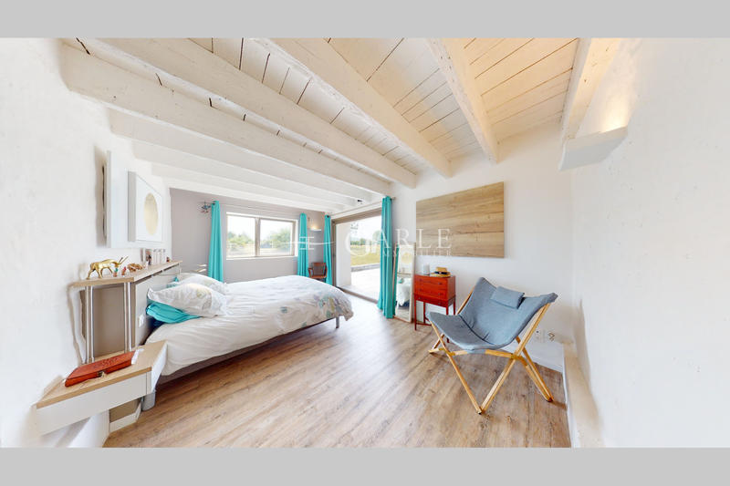 Propriété - 285 m² - 11 pièces