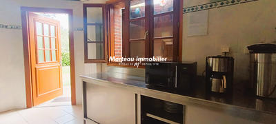 Maison - 275 m² - 9 pièces