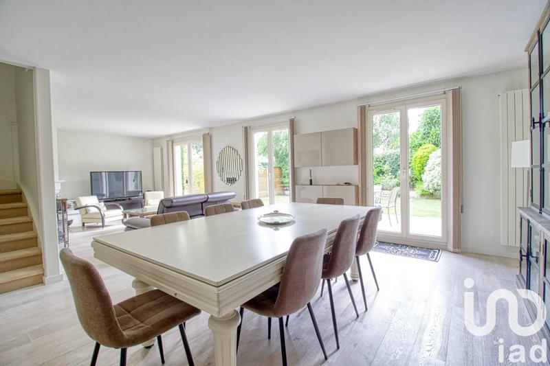 Maison - 200 m² - 9 pièces