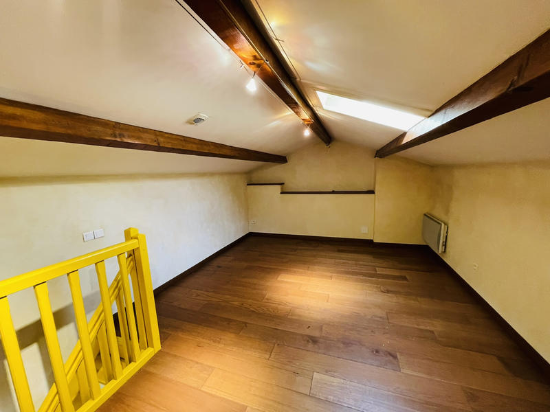 Maison - 207 m² - 8 pièces