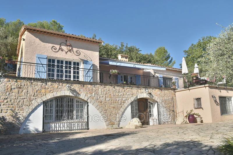Villa - 235 m² - 5 pièces