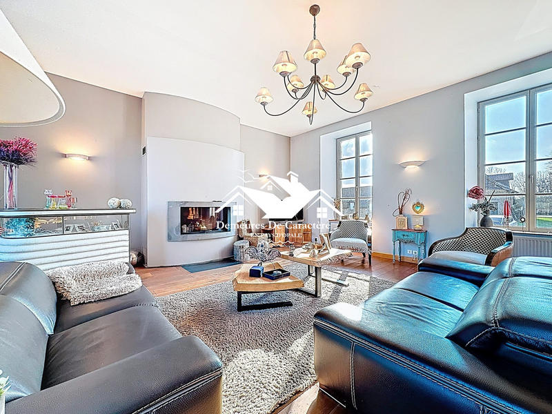 Maison - 318 m² - 12 pièces