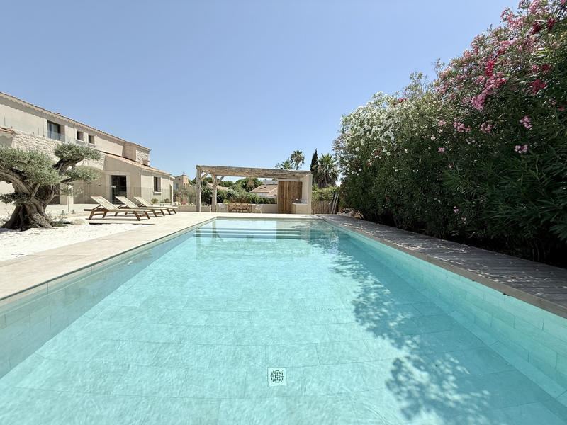 Maison - 202 m² - 6 pièces