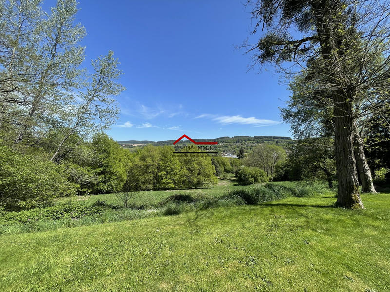 Maison - 317 m² - 11 pièces