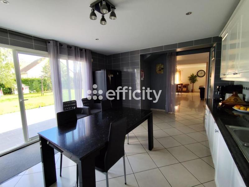 Maison traditionnelle - 221 m² - 5 pièces