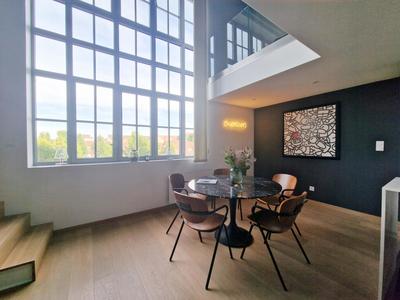 Loft - 98 m² - 3 pièces