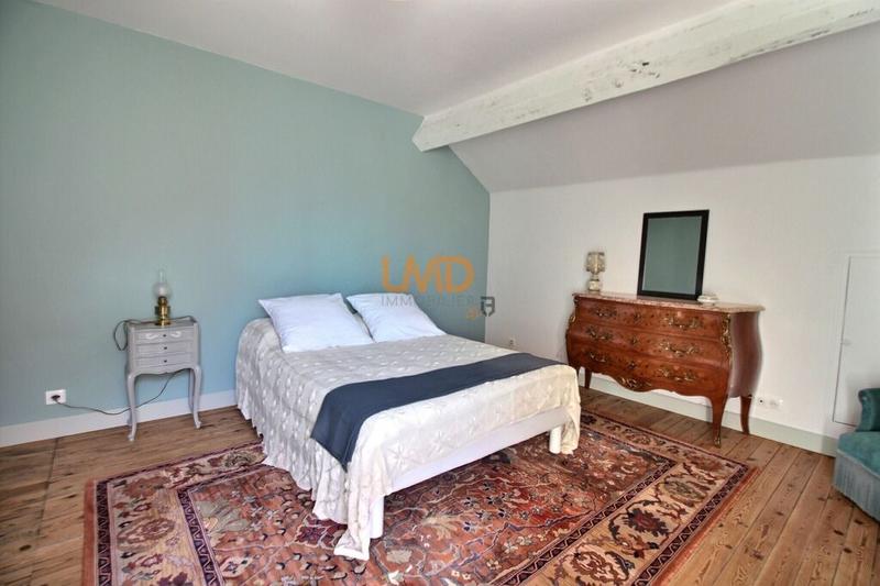 Demeure - 217 m² - 6 pièces