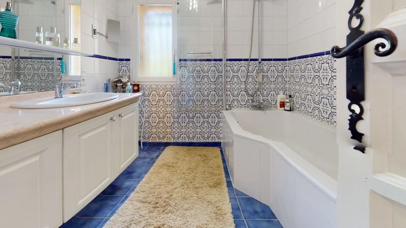 Maison traditionnelle - 150 m² - 7 pièces