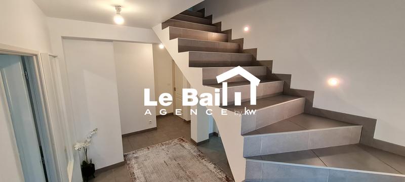 Maison - 228 m² - 8 pièces