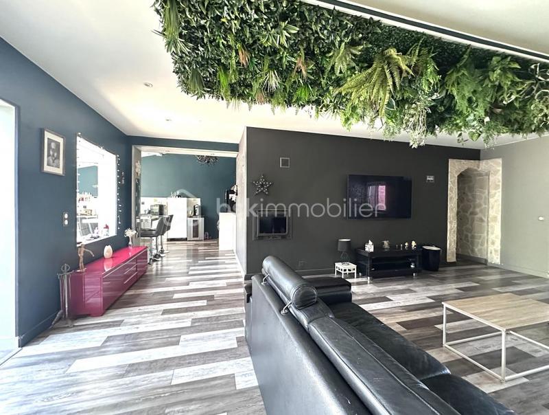 Maison - 227 m² - 7 pièces