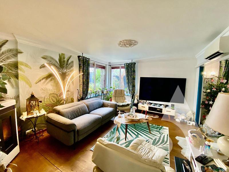 Maison - 224 m² - 6 pièces