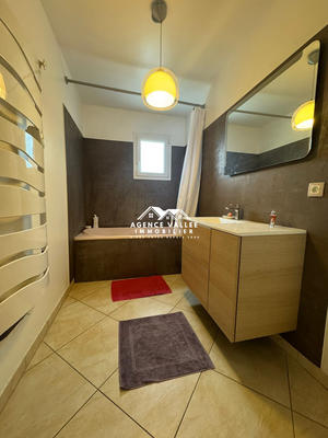 Maison - 102 m² - 6 pièces