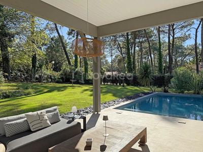 Maison - 187 m² - 6 pièces