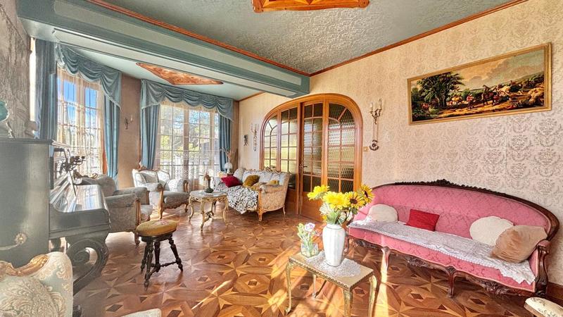 Maison - 253 m² - 7 pièces