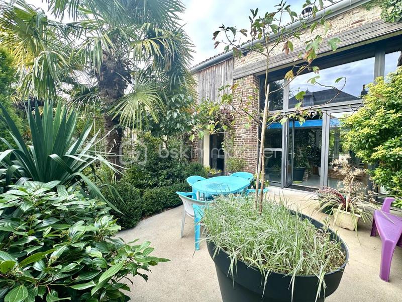 Maison - 340 m² - 8 pièces