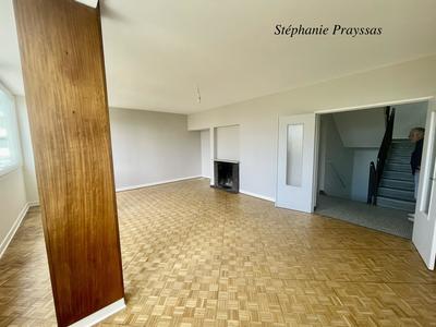 Maison jumelée - 111 m² - 5 pièces