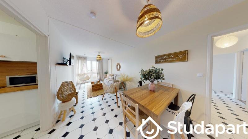 Chambre - 13 m² - 1 pièce