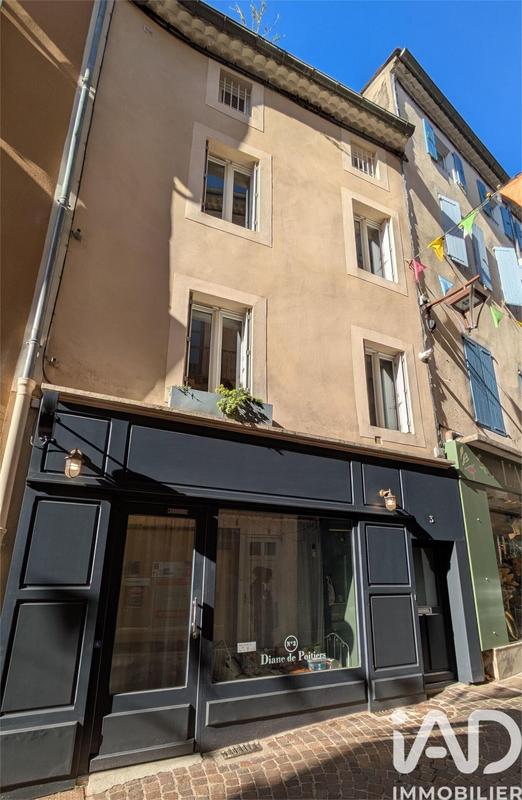 Appartement - 82 m² - 3 pièces