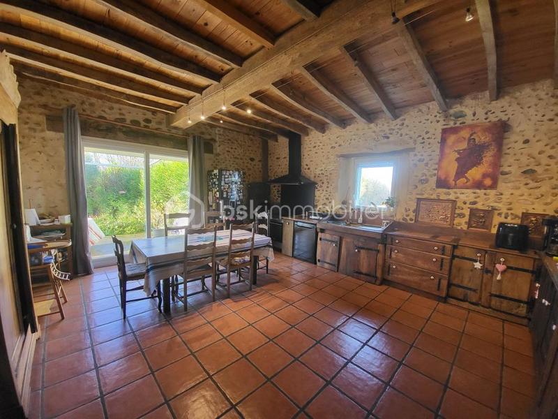 Corps de ferme - 381 m² - 14 pièces