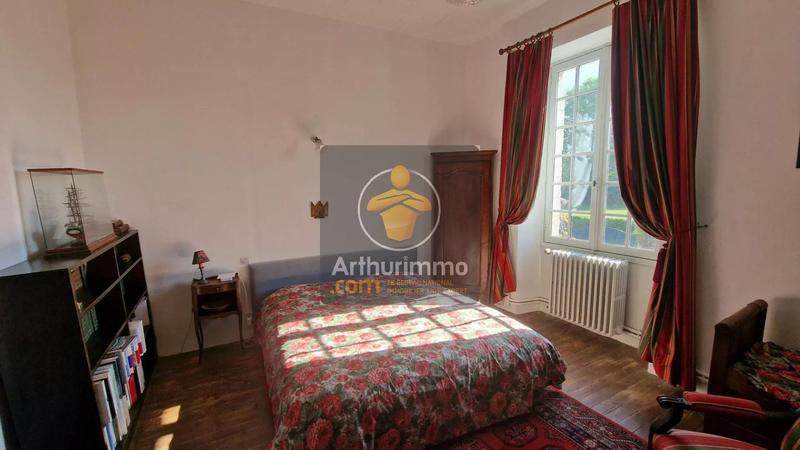 Maison - 270 m² - 11 pièces