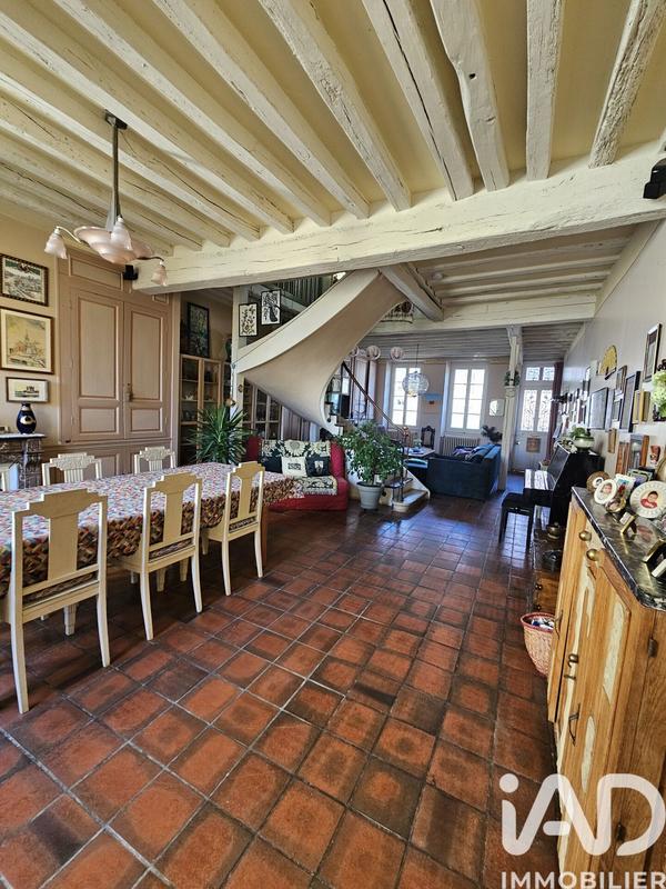 Maison - 214 m² - 6 pièces