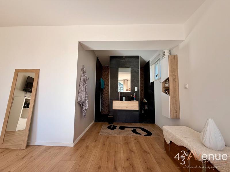 Maison - 265 m² - 6 pièces