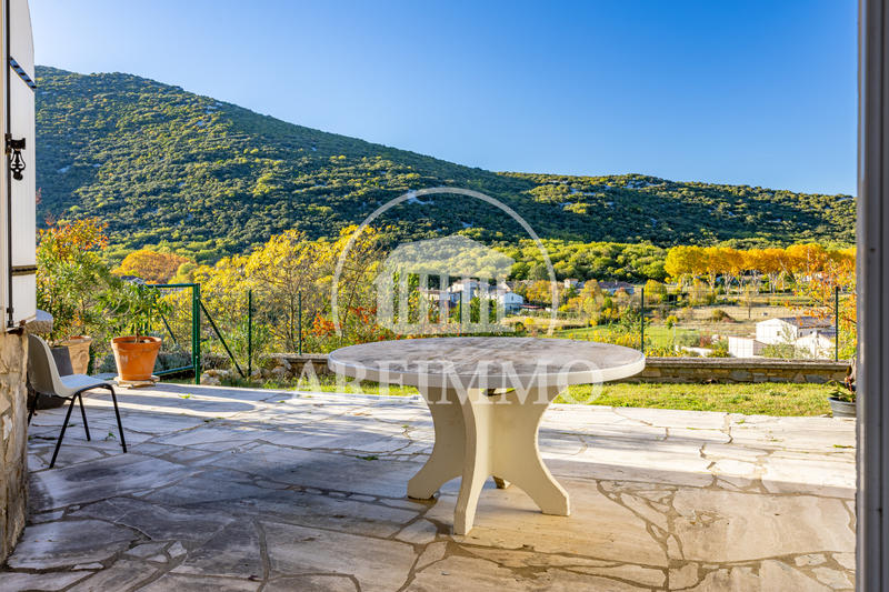 Maison - 228 m² - 11 pièces