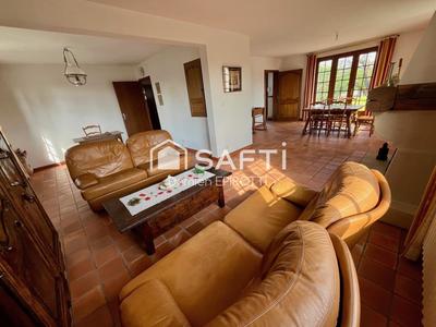 Maison - 135 m² - 4 pièces