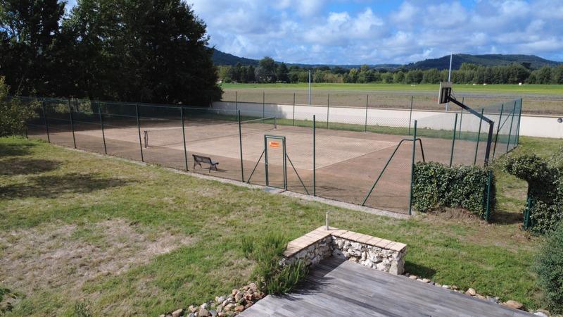 Propriété - 250 m² - 9 pièces