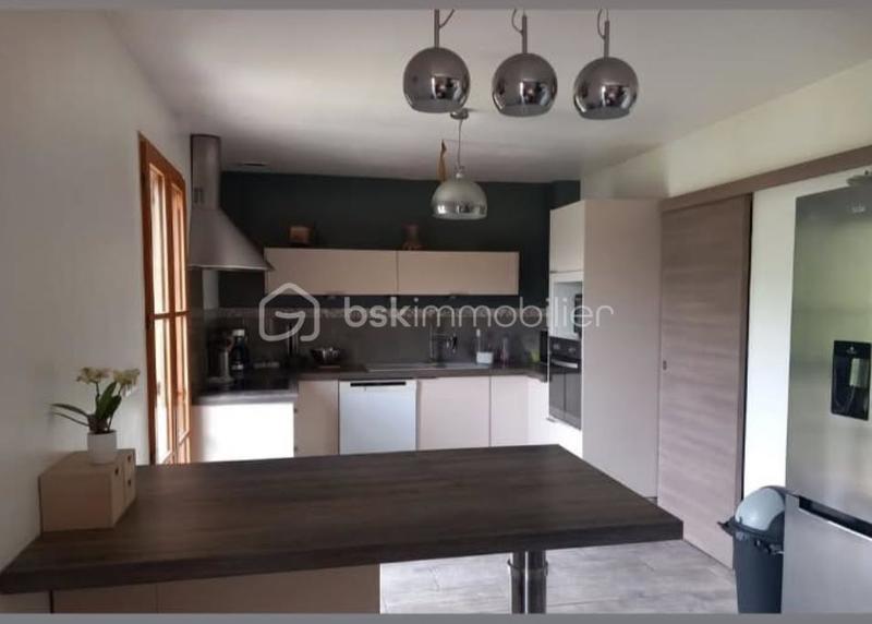 Maison traditionnelle - 107 m² - 5 pièces