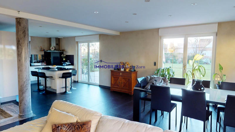 Maison - 196 m² - 8 pièces