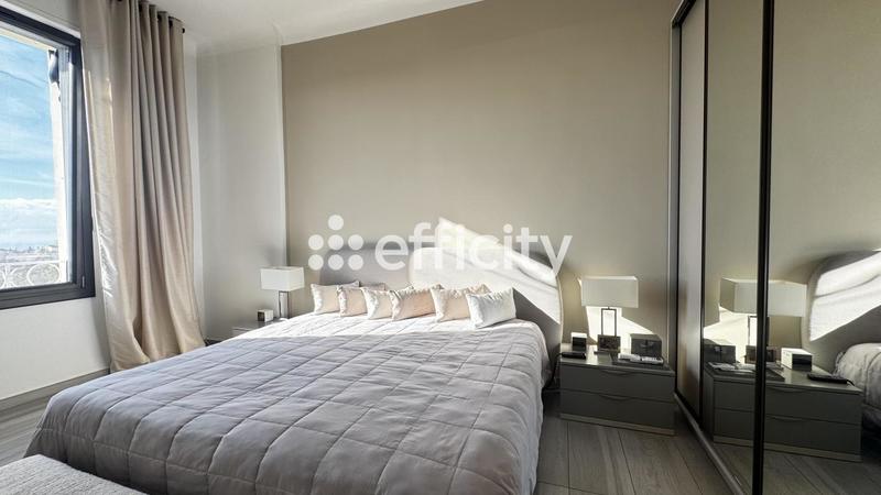 Appartement - 170 m² - 5 pièces