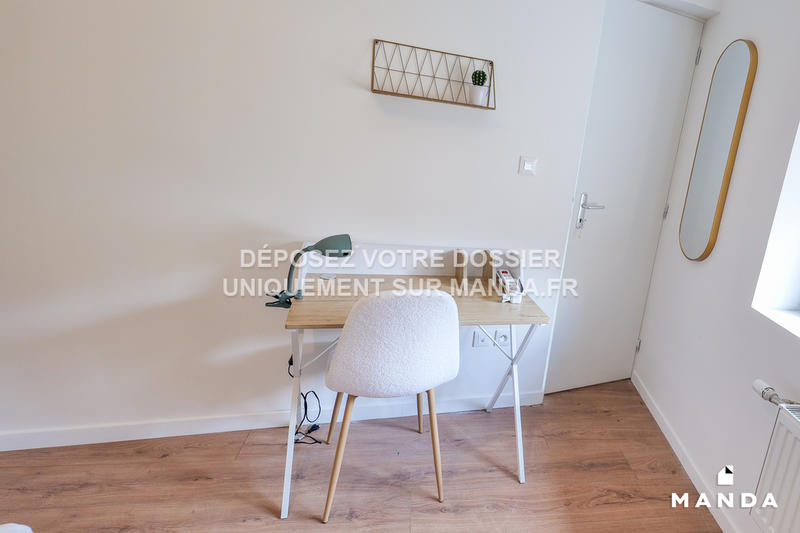 Chambre - 11 m² - 4 pièces