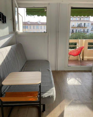 Studio - 14 m² - 1 pièce