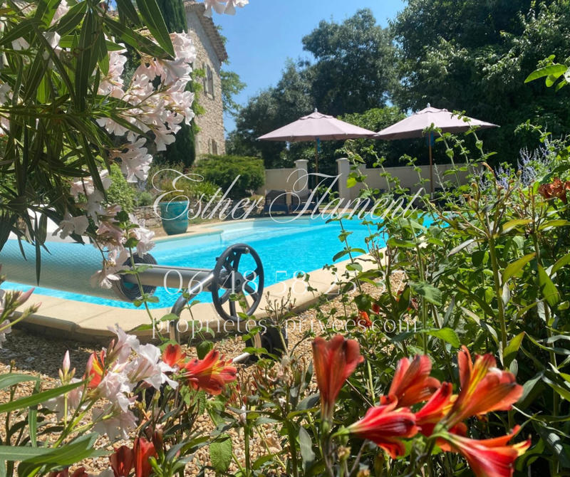 Demeure - 268 m² - 10 pièces