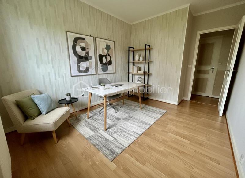 Maison - 92 m² - 5 pièces