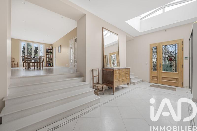 Maison - 251 m² - 10 pièces