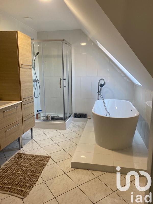 Maison - 195 m² - 7 pièces