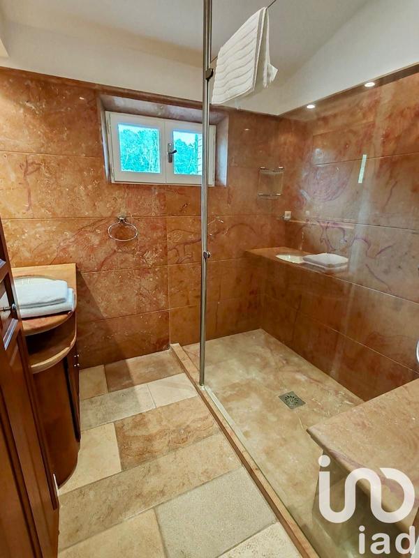 Maison - 311 m² - 8 pièces