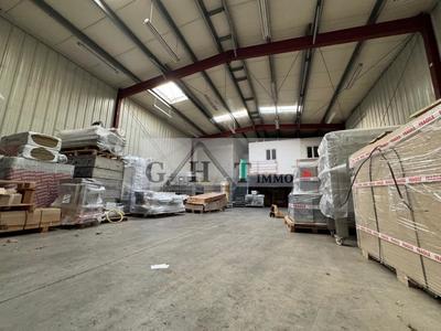 Entrepôt - 520 m²