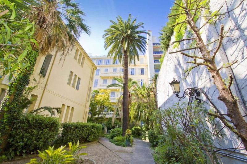 Appartement - 90 m² - 3 pièces