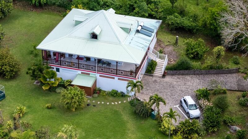 Maison - 290 m² - 9 pièces