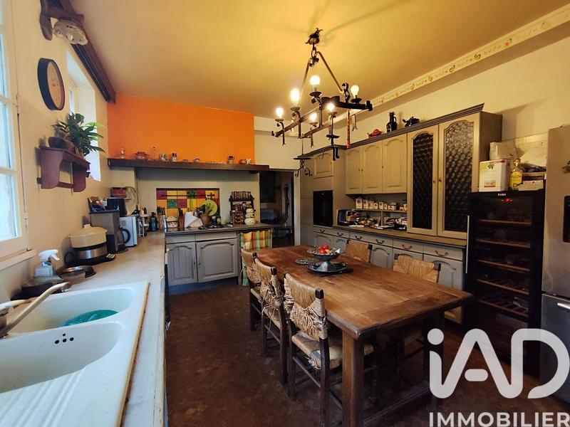 Maison - 240 m² - 8 pièces